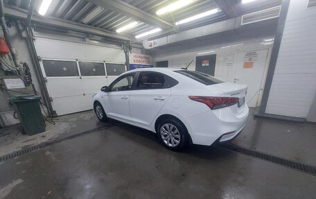 Hyundai Solaris II рестайлинг, 2017 год, 1 600 000 рублей, 5 фотография