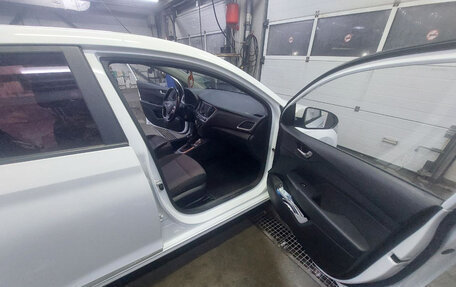 Hyundai Solaris II рестайлинг, 2017 год, 1 600 000 рублей, 8 фотография