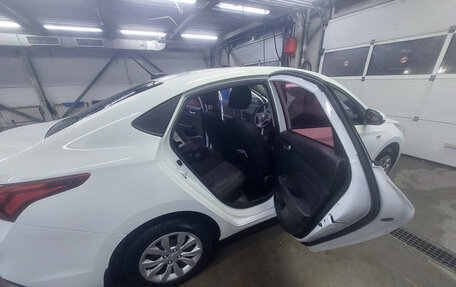 Hyundai Solaris II рестайлинг, 2017 год, 1 600 000 рублей, 7 фотография