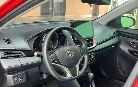 Toyota Yaris XP150 рестайлинг, 2021 год, 1 100 001 рублей, 5 фотография