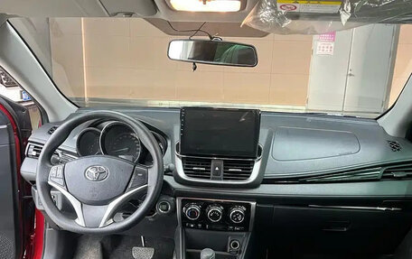 Toyota Yaris XP150 рестайлинг, 2021 год, 1 100 001 рублей, 6 фотография