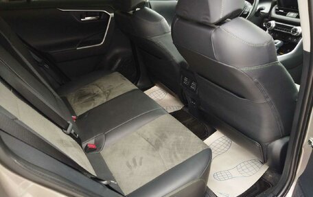 Toyota RAV4, 2024 год, 4 065 000 рублей, 13 фотография