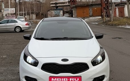 KIA cee'd III, 2013 год, 1 000 000 рублей, 2 фотография