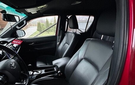 Toyota Hilux VIII, 2019 год, 3 800 000 рублей, 3 фотография