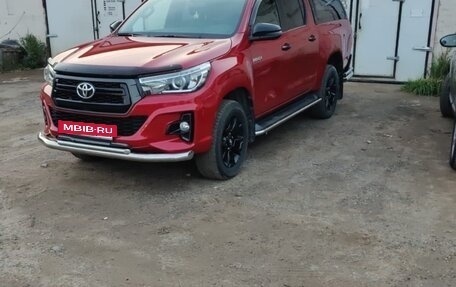Toyota Hilux VIII, 2019 год, 3 800 000 рублей, 2 фотография