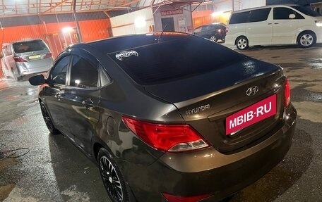 Hyundai Solaris II рестайлинг, 2014 год, 800 000 рублей, 2 фотография