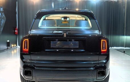 Rolls-Royce Cullinan, 2024 год, 62 990 000 рублей, 3 фотография