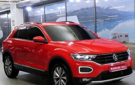 Volkswagen T-Roc I, 2021 год, 1 991 911 рублей, 1 фотография