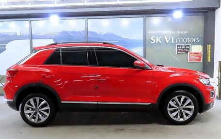 Volkswagen T-Roc I, 2021 год, 1 991 911 рублей, 3 фотография