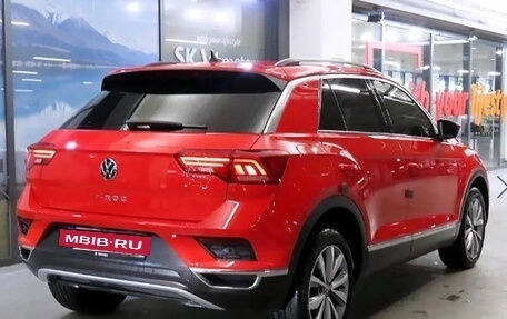 Volkswagen T-Roc I, 2021 год, 1 991 911 рублей, 4 фотография