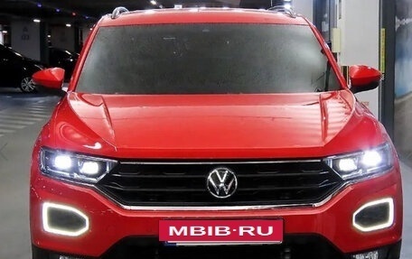 Volkswagen T-Roc I, 2021 год, 1 991 911 рублей, 2 фотография