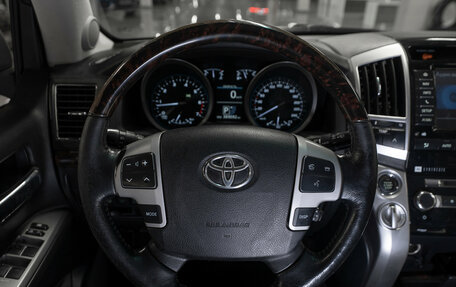 Toyota Land Cruiser 200, 2012 год, 2 950 000 рублей, 10 фотография