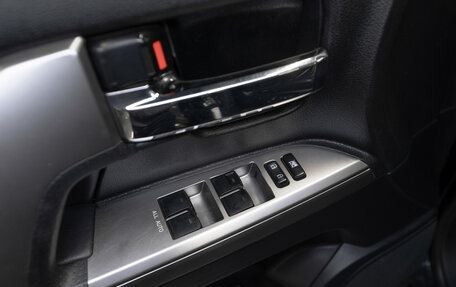 Toyota Land Cruiser 200, 2012 год, 2 950 000 рублей, 22 фотография