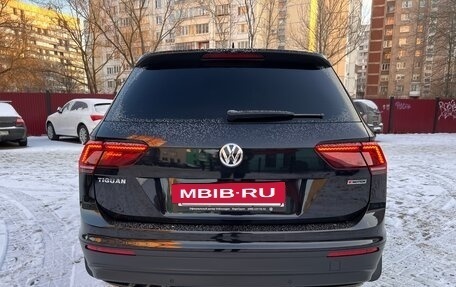 Volkswagen Tiguan II, 2018 год, 3 100 000 рублей, 5 фотография