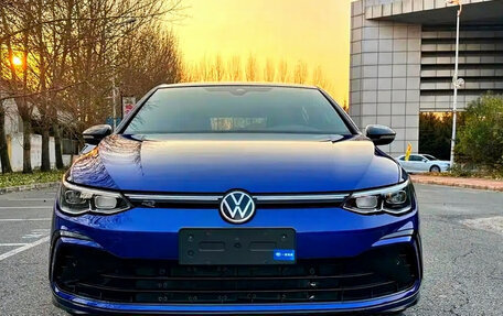 Volkswagen Golf VIII, 2021 год, 2 380 000 рублей, 2 фотография