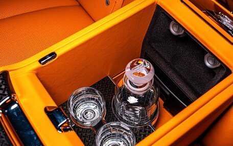 Rolls-Royce Cullinan, 2025 год, 89 990 000 рублей, 18 фотография