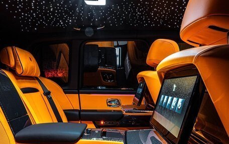 Rolls-Royce Cullinan, 2025 год, 89 990 000 рублей, 23 фотография