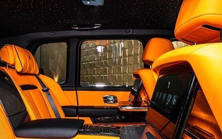 Rolls-Royce Cullinan, 2025 год, 89 990 000 рублей, 22 фотография