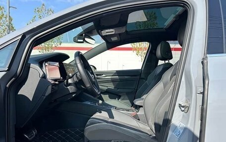 Volkswagen Golf VIII, 2022 год, 2 020 000 рублей, 9 фотография