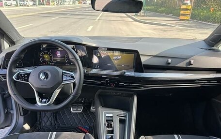 Volkswagen Golf VIII, 2022 год, 2 020 000 рублей, 10 фотография