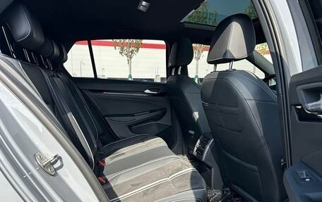 Volkswagen Golf VIII, 2022 год, 2 020 000 рублей, 17 фотография