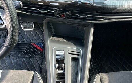 Volkswagen Golf VIII, 2022 год, 2 020 000 рублей, 14 фотография