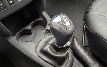 Renault Logan II, 2015 год, 655 000 рублей, 21 фотография