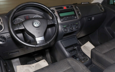 Volkswagen Tiguan I, 2009 год, 949 000 рублей, 16 фотография
