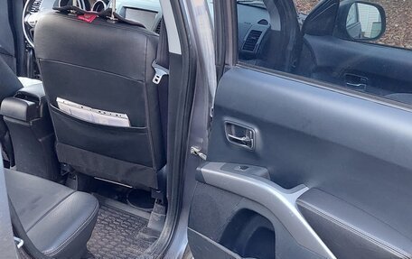 Mitsubishi Outlander III рестайлинг 3, 2008 год, 850 000 рублей, 9 фотография