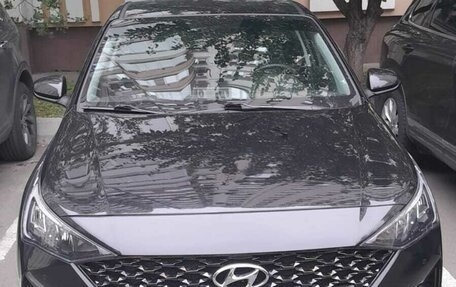 Hyundai Solaris II рестайлинг, 2021 год, 1 350 000 рублей, 3 фотография