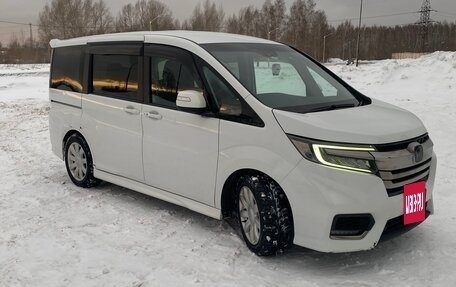 Honda Stepwgn IV, 2019 год, 1 700 000 рублей, 3 фотография