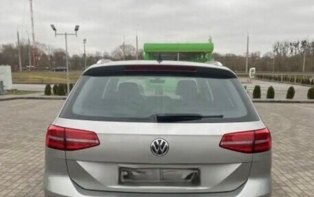 Volkswagen Passat B8 рестайлинг, 2015 год, 1 680 000 рублей, 4 фотография