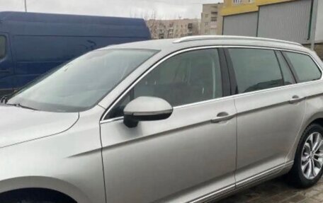 Volkswagen Passat B8 рестайлинг, 2015 год, 1 680 000 рублей, 7 фотография