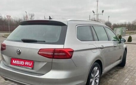 Volkswagen Passat B8 рестайлинг, 2015 год, 1 680 000 рублей, 3 фотография