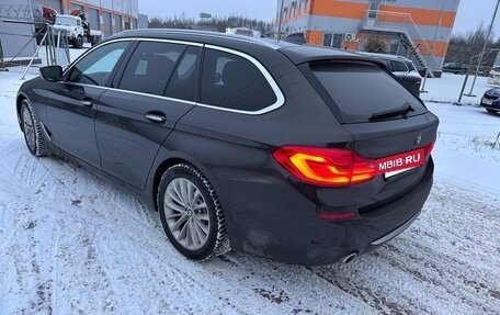 BMW 5 серия, 2017 год, 2 700 000 рублей, 3 фотография