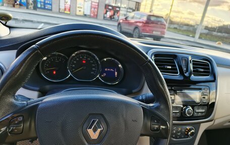 Renault Logan II, 2015 год, 900 000 рублей, 12 фотография