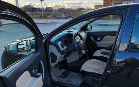 Renault Logan II, 2015 год, 900 000 рублей, 10 фотография