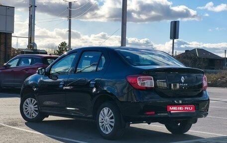 Renault Logan II, 2015 год, 900 000 рублей, 3 фотография