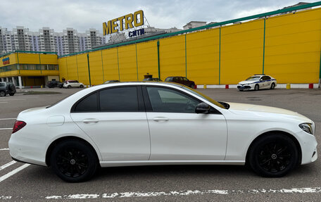 Mercedes-Benz E-Класс, 2017 год, 3 000 000 рублей, 5 фотография