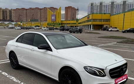 Mercedes-Benz E-Класс, 2017 год, 3 000 000 рублей, 4 фотография