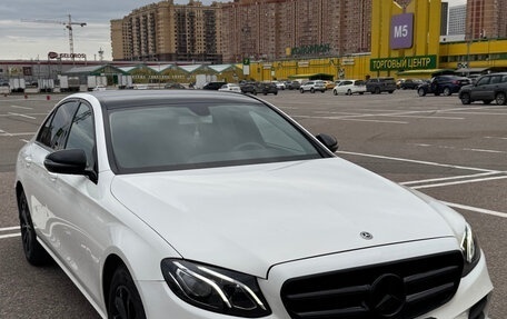 Mercedes-Benz E-Класс, 2017 год, 3 000 000 рублей, 3 фотография