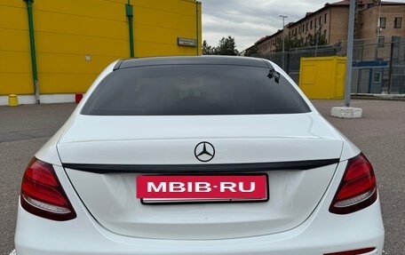 Mercedes-Benz E-Класс, 2017 год, 3 000 000 рублей, 7 фотография