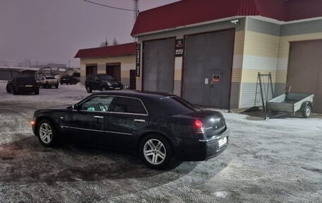 Chrysler 300C II, 2007 год, 900 000 рублей, 3 фотография