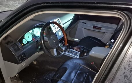 Chrysler 300C II, 2007 год, 900 000 рублей, 2 фотография