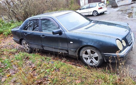 Mercedes-Benz E-Класс, 1996 год, 250 000 рублей, 3 фотография