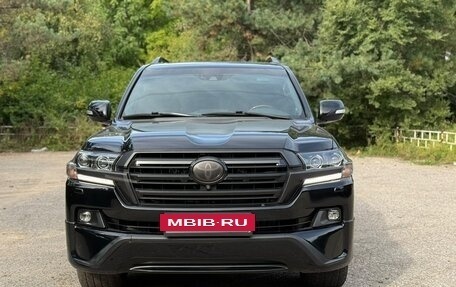 Toyota Land Cruiser 200, 2016 год, 6 200 000 рублей, 31 фотография