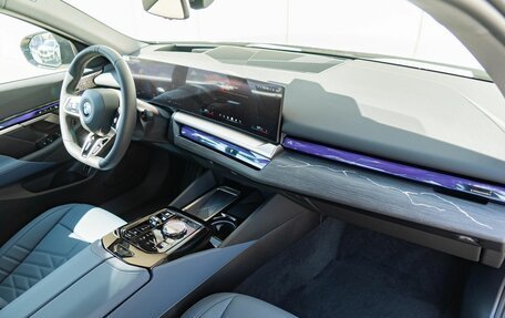 BMW 5 серия, 2025 год, 9 890 000 рублей, 12 фотография