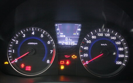 Hyundai Solaris II рестайлинг, 2011 год, 657 000 рублей, 17 фотография