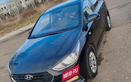 Hyundai Solaris II рестайлинг, 2017 год, 1 250 000 рублей, 2 фотография