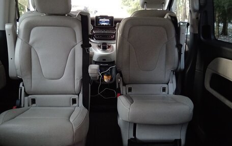 Mercedes-Benz V-Класс, 2018 год, 4 900 000 рублей, 12 фотография